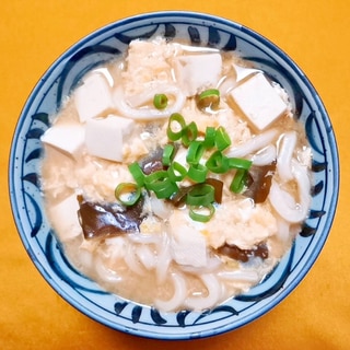 豆腐ときくらげの卵とじうどん